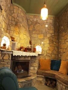Gallery image of Anneta s StudioBear s Path in Sklíthron