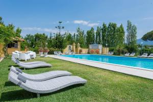 Bazén v ubytování Hotel Villa Rita nebo v jeho okolí