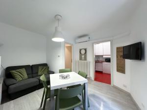 Kuchyňa alebo kuchynka v ubytovaní Paloma center town apartment