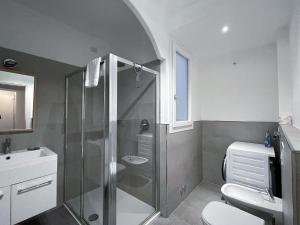 Kúpeľňa v ubytovaní Paloma center town apartment + 19 fotografií