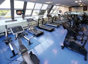 Fitness centrum a/nebo fitness zařízení v ubytování Danubius Hotel Helia