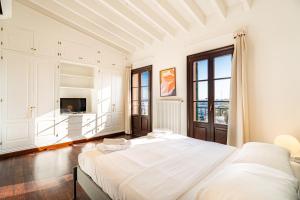Ένα ή περισσότερα κρεβάτια σε δωμάτιο στο Casa Lea - Terrer 6 by PriorityVillas