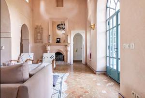 Χώρος καθιστικού στο Villa Magtafa