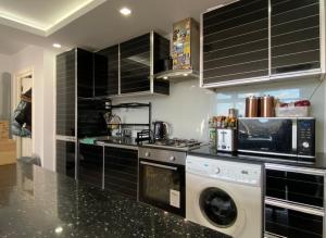 Kjøkken eller kjøkkenkrok på Luxurious En-Suite in the heart of stratford