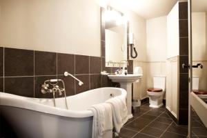 Koupelna v ubytování Thermae Grimbergen Hotel