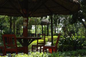 Jardí fora de Forest Hideaway Resort Pvt Ltd