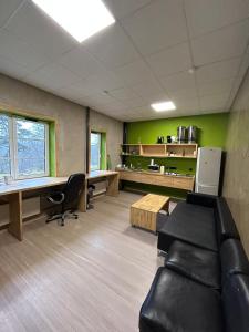 Posezení v ubytování Staicele - Learning and Training Hub