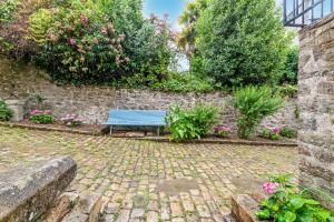 Taman di luar Ar Barzh Kadiou I +2 gambar