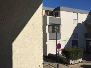 Zdjęcie z galerii obiektu Charmant Studio 2* à Balaruc-les-Bains - Balcon, Ascenseur, 4 Couchages, Proche Thermes - FR-1-680-15 w mieście Balaruc-les-Bains +2 zdjęcia