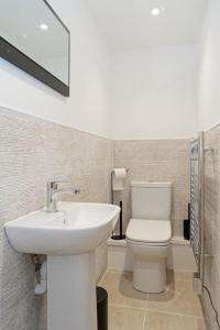 Gallery image of Stylish Beach Front Retreat 2 Bedrooms in Herne Bay