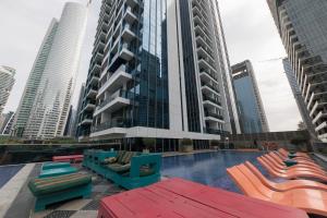 Naktsmītnes Luxurious 2-bdapt Jlt 9 Mins Walk To Dmcc Metro Dubaijā fotogalerijas attēls