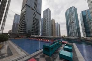 Naktsmītnes Luxurious 2-bdapt Jlt 9 Mins Walk To Dmcc Metro Dubaijā fotogalerijas attēls