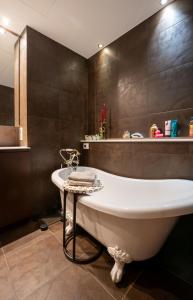 Een badkamer bij Elégant, représentatif - modern Monaco appartement