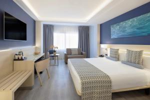 Una cama o camas en una habitación de Calipolis