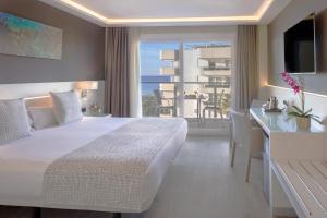 Una cama o camas en una habitación de Calipolis