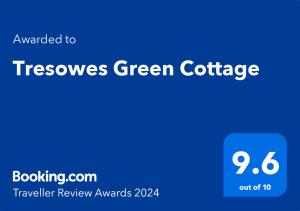 ヘルストンにあるTresowes Green Cottageの青い看板
