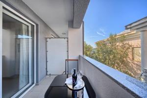 Rõdu või terrass majutusasutuses Sunset Split Rooms