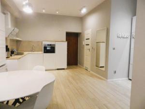 Kuchyňa alebo kuchynka v ubytovaní Apartament Donnka