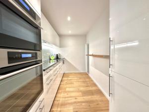 Köök või kööginurk majutusasutuses Furnished Living Room in Günsberg Solothurn