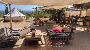 Fotografie z fotogalerie ubytování BCS BuenaOnda sea view bell tent v destinaci El Sargento