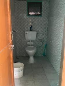 Ένα μπάνιο στο Private room in Samej