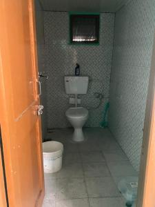 Ένα μπάνιο στο Private room in Samej +3 φωτογραφίες