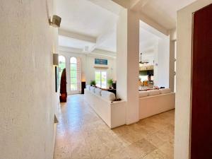 Foto dalla galleria di by Calamari Homes - Parque Centenario 206 walled city a Cartagena de Indias