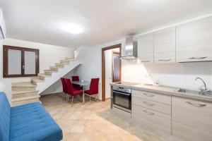 Η κουζίνα ή μικρή κουζίνα στο Villa del Moro, FREE WIFI, 300mt from Sinzias' Beach