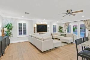 Lux 5BR Vegas Home w Pool, Spa, Games, Near Strip