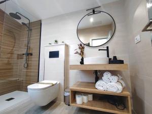 A bathroom at Ático 32
