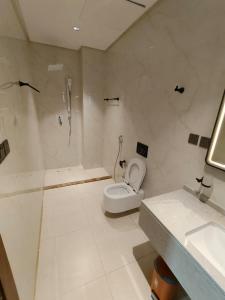 Koupelna v ubytování Elaf Suites Al Hamra
