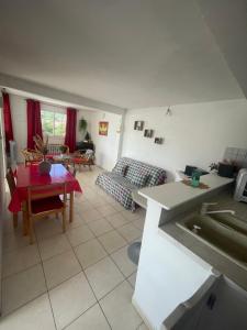 Posezení v ubytování Chez Maïté + 10 fotografií