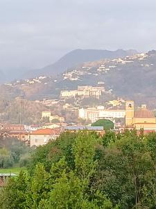 A general mountain view or a mountain view taken from Az apartmant