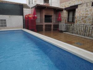 Swimming pool sa o malapit sa Los Herrero