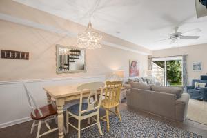 Ruang duduk di Sea Pines Village --- 7 Sea Pines Vill +27 gambar