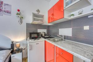 Kuchyňa alebo kuchynka v ubytovaní Studio Apartmani Ivanda