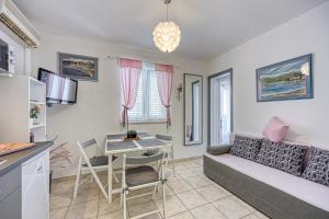 Kuchyňa alebo kuchynka v ubytovaní Studio Apartmani Ivanda
