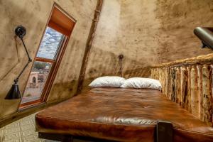 Zion White Bison Glamping & RV Resort客房内的一张或多张床位