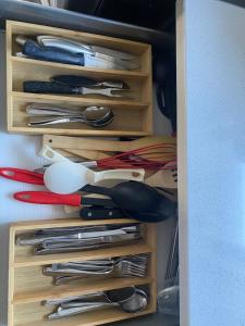 Gallery image of 3 BDR - Bonus Room - King Bed - Garage - Near Airport in Regina +25 photos