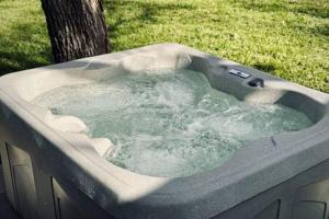 Fotografie z fotogalerie ubytování Hot Tub! The Blue Ridge Luxury Container Home v destinaci Bellmead