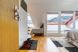 Nespecifikovaný výhled na hory nebo výhled na hory při pohledu z apartmánu