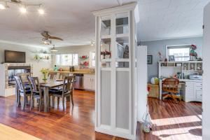 Φωτογραφία από το άλμπουμ του Lakefront Highland Home with Private Fishing Dock! σε Hardy