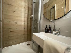 Ein Badezimmer in der Unterkunft Haus Vier Jahreszeiten am See Vier Jahreszeiten - HS 221