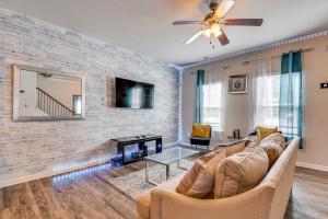 Gallery image of Union City Townhome 17 Mi to Downtown Atlanta! in Union City