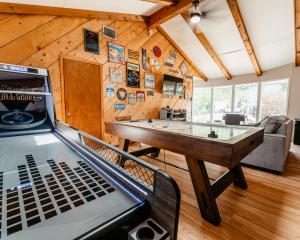 Istumisnurk majutusasutuses Tribesman Resort #1 on Table Rock Lake by Silver Dollar City