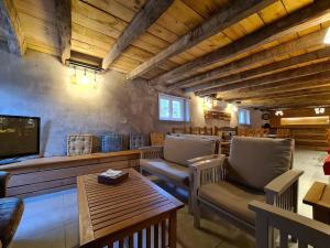 Posedenie v ubytovaní Grand Gîte au Berry avec Terrasse, Pétanque et Confort Tout Inclus - Lac d'Eguzon Proche - FR-1-591-355