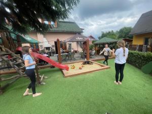 Galeriebild der Unterkunft Penzión Eliška in Štiavnické Bane