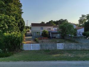 Photo de la galerie de l'établissement Villa Tout Confort avec Jardin, Proche Plage - FR-1-476-208, à La Faute-sur-Mer