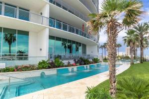 Πισίνα στο ή κοντά στο Bella Luna-803 -High-end Luxury Condo in Paradise