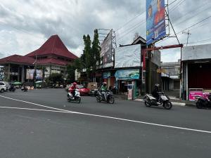 Φωτογραφία από το άλμπουμ του oemah jawa guesthouse jember σε Jember